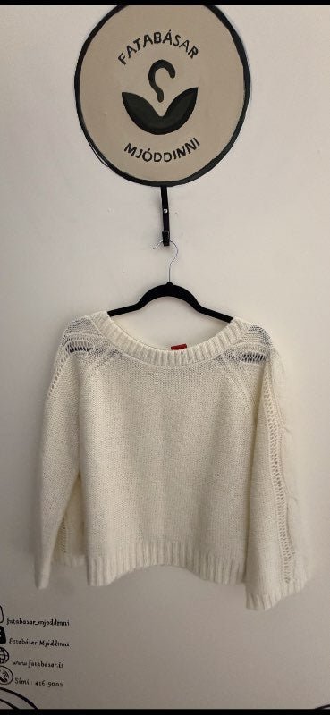 Ónotuð Gina tricot peysa