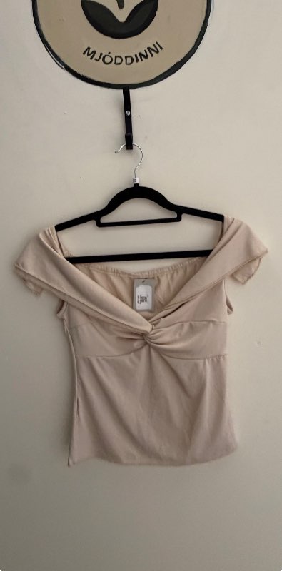 Beige bolur