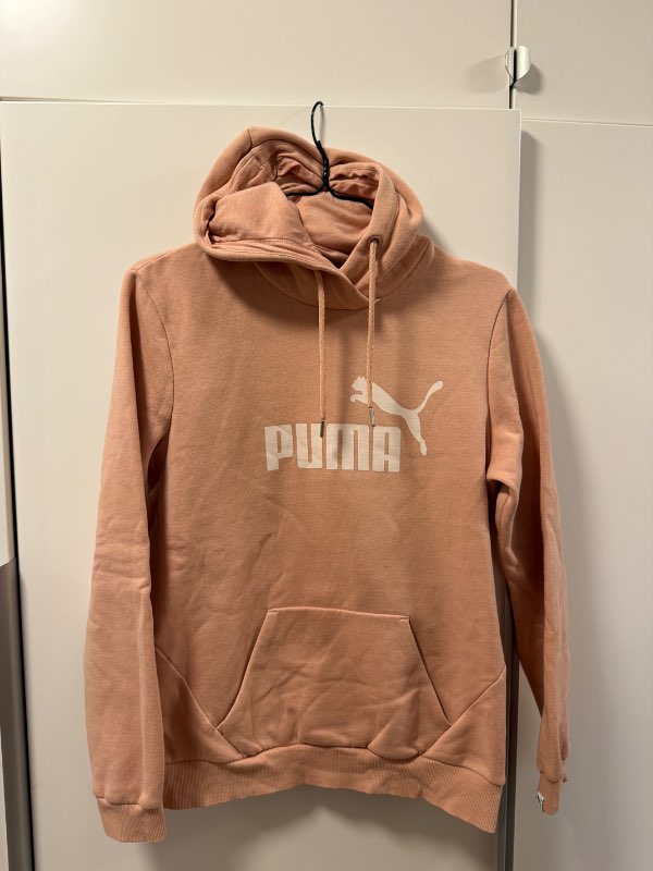 Bleik puma hettupeysa