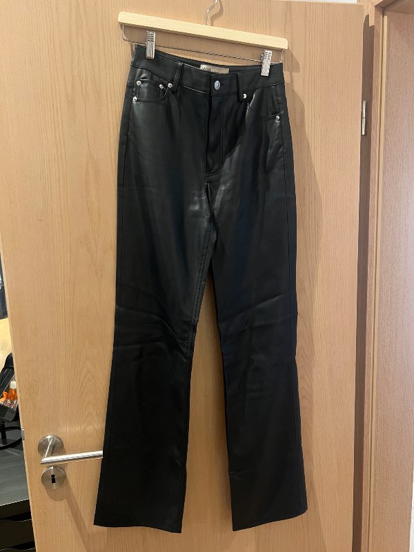 Svartar leðurbuxur Zara
