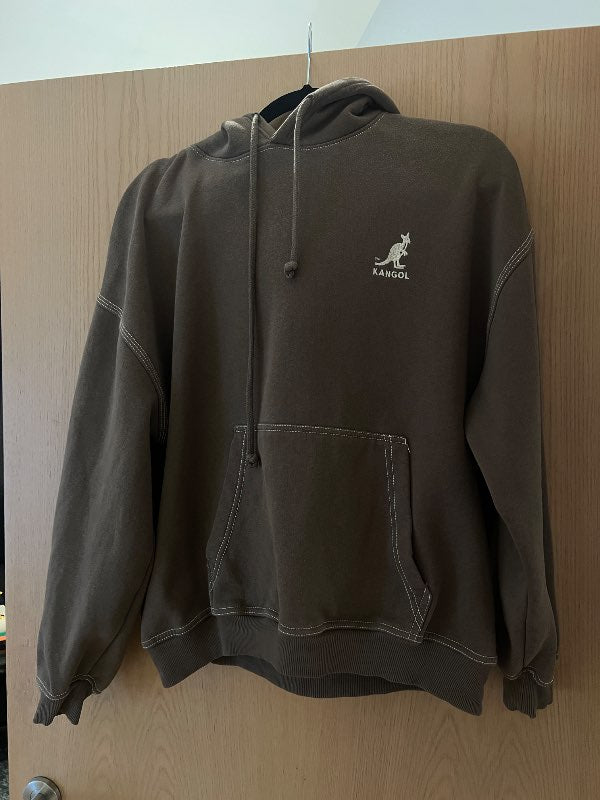 Brún hettupeysa Pull&Bear