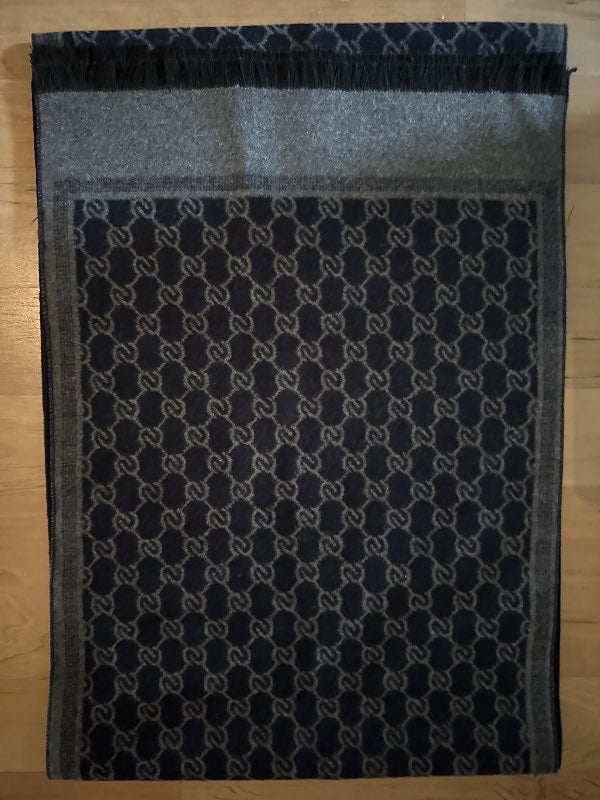 Slæða polyester