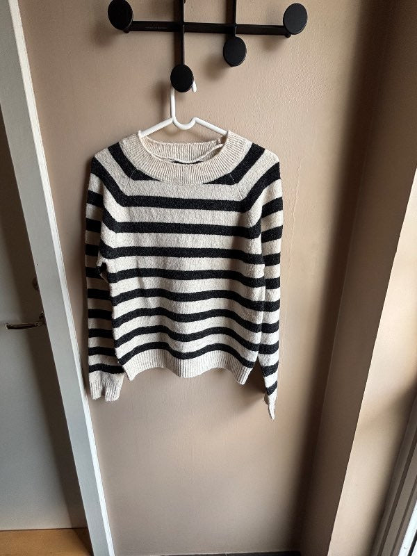 Vero Moda peysa