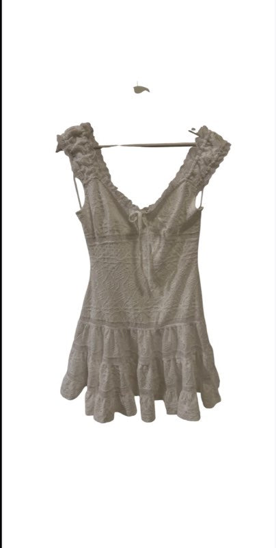 Nýr Gina tricot kjóll hvítur ruffle
