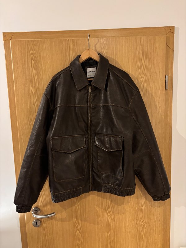 Brúnn bershka leðurjakki