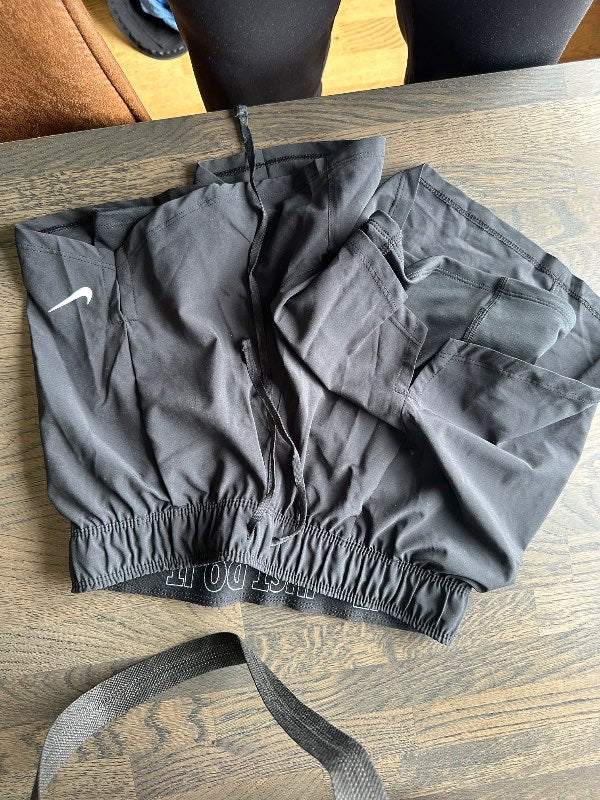 Nike stuttbuxir