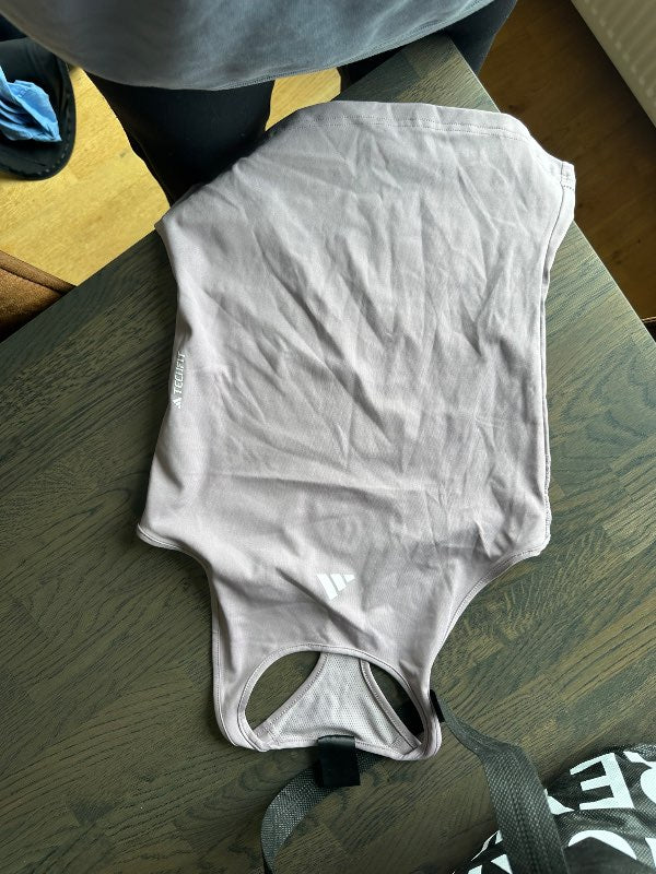 Adidas bolur fjolublar