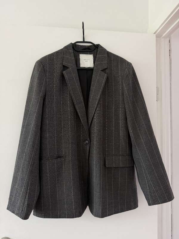 Neo Noir blazer