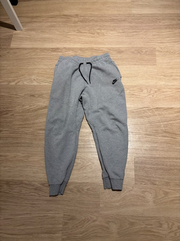 Nike jogging buxur gráar
