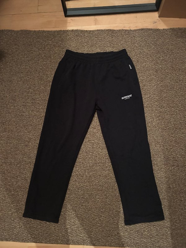Represent jogging buxur