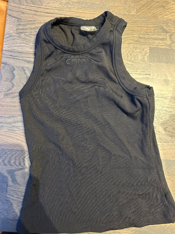 Aimn ribbed svartur