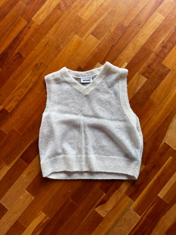 Weekday prjónað vesti