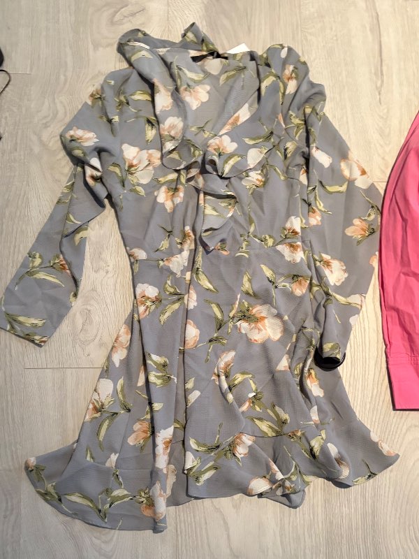 Missguided kjóll