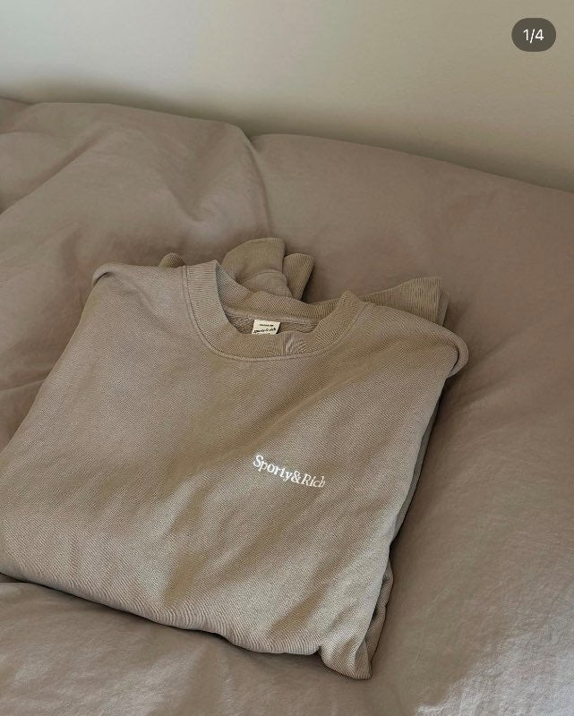 Sporty and Rich peysa