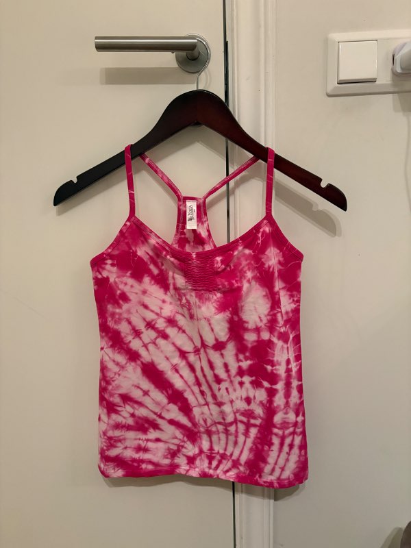 Bleikur og hvítur yoga bolur