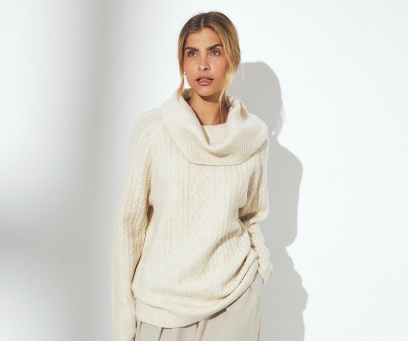 Na-kd beige peysa