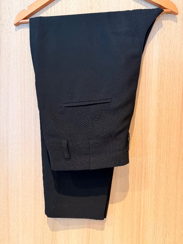 Svartar HM dragtarbuxur