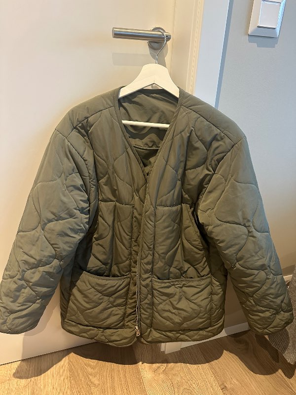 Pull and bear grænn jakki