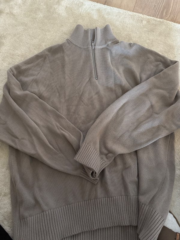 Zara brún peysa karla