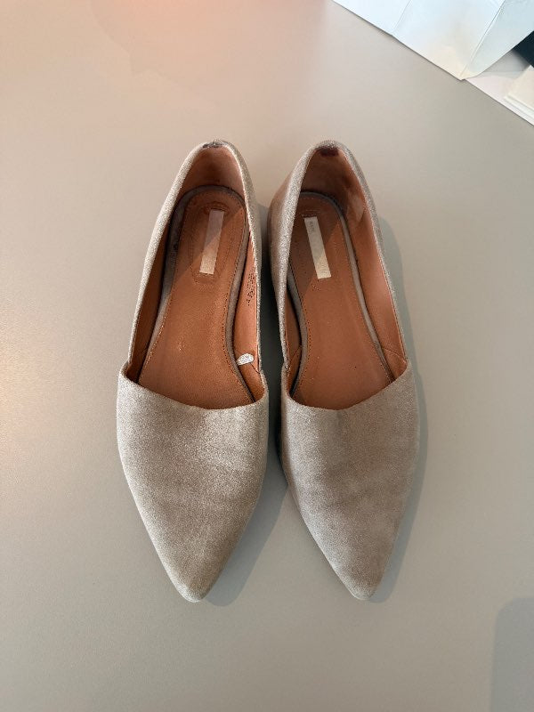 Beige skór támjóir