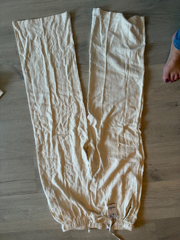 Buxur ljósar hör
