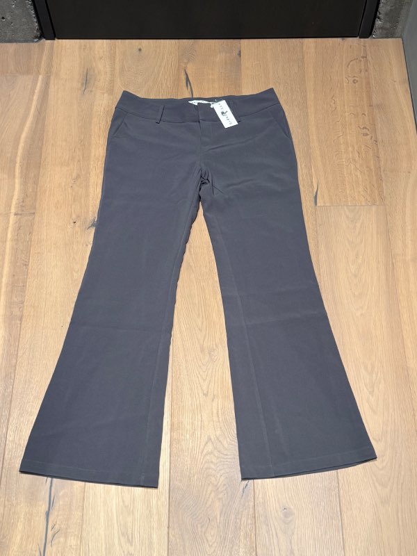 Venderby’s Livia Low Waist Buxur
