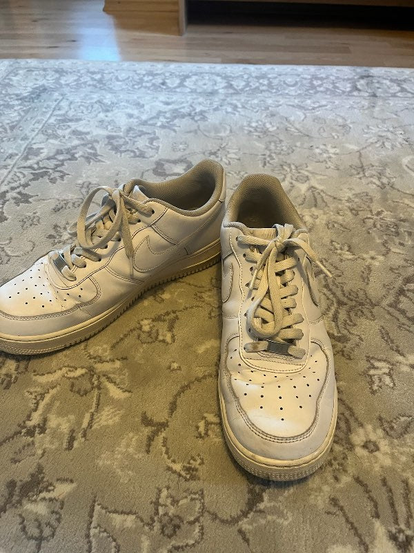 Hvítir Nike Air Force
