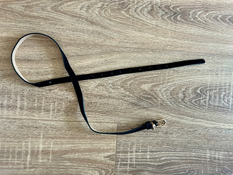 Svart þunnt suede belti