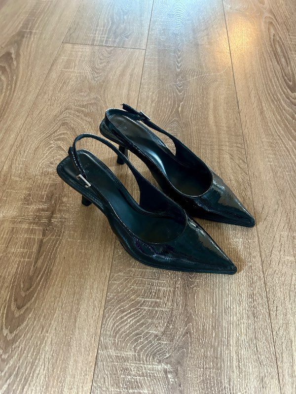 Svartir kitten heels