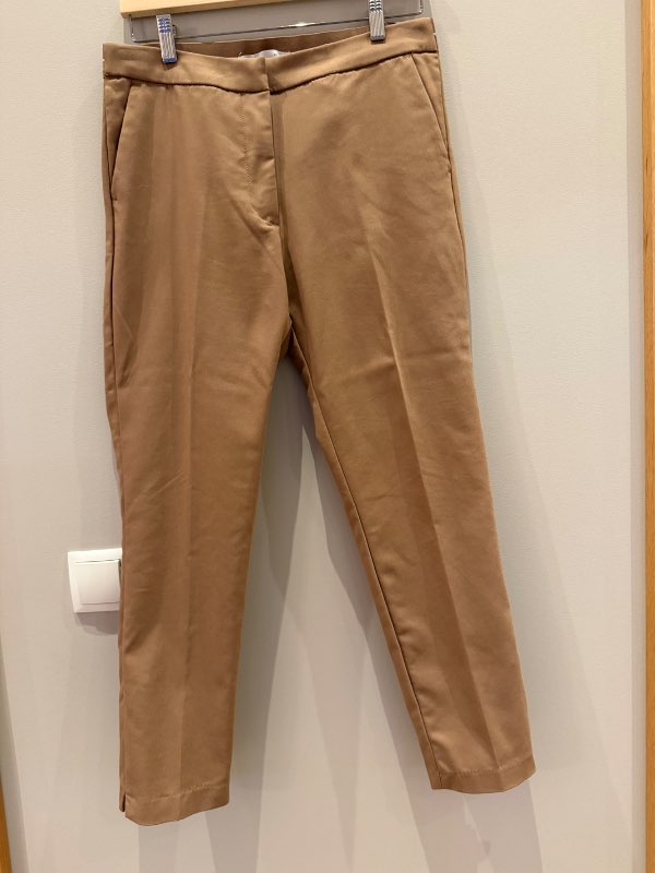 Gulbrúnar buxur Lefties L