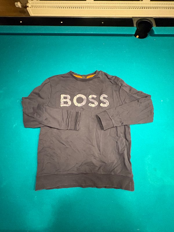Boss peysa