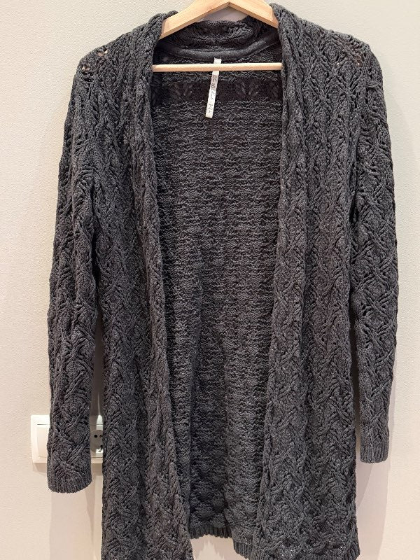 Brún peysa Leo & Nicale M