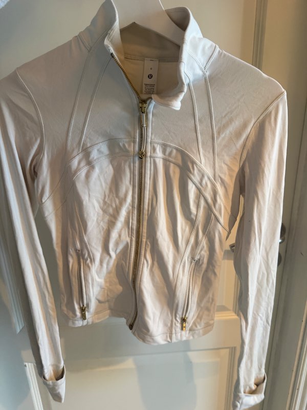 Lululemon peysa mjög vel með farinn