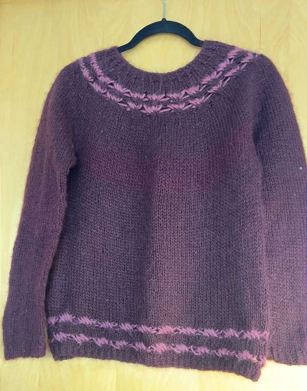 Handverk Peysa (Burgundy)