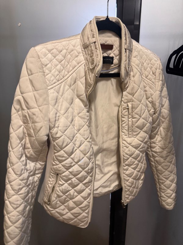 JS58. Zara Woman kremhvít quilted biker jakki