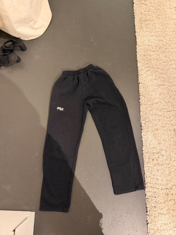 PLT svartar joggingbuxur