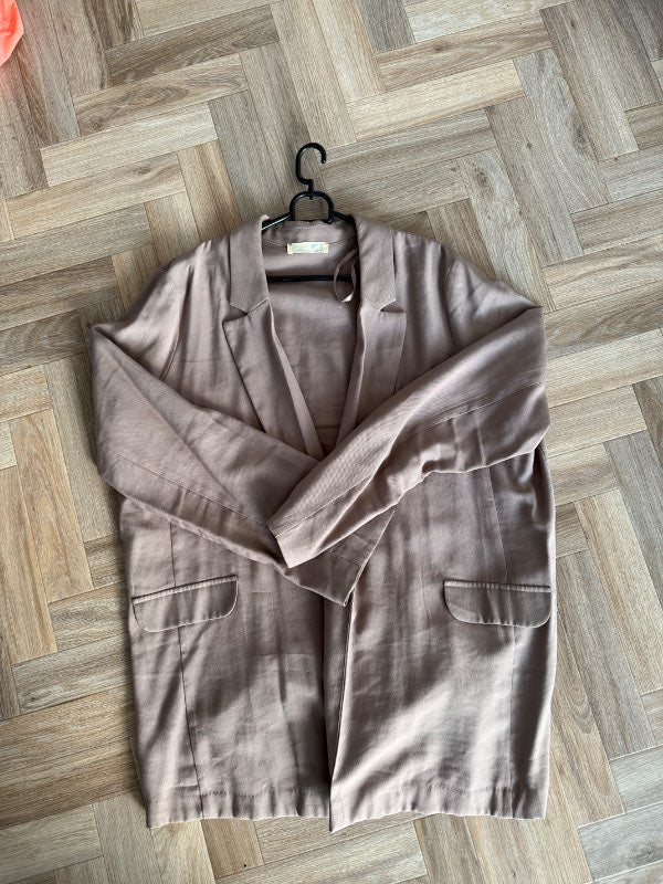 Ljósbrúnn Blazer