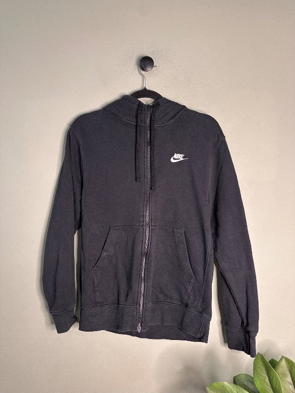 Nike rennd peysa