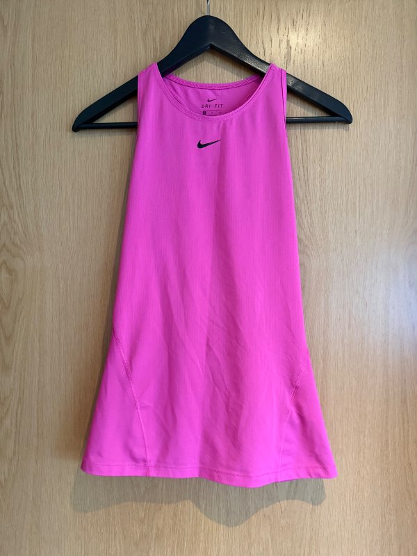 Nike bolur bleikur