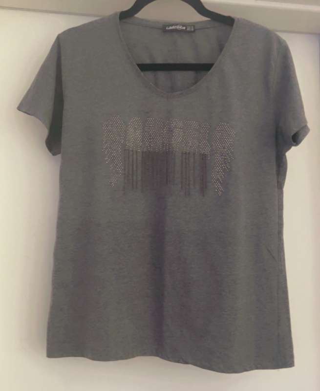 Laderra Tshirt ( Grey with stone attached )