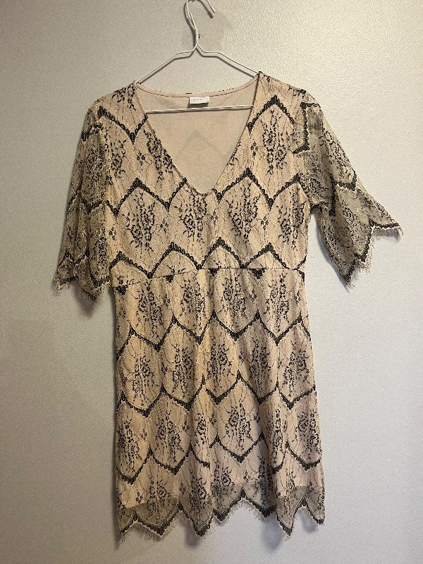 Blúndu kjóll, VILA