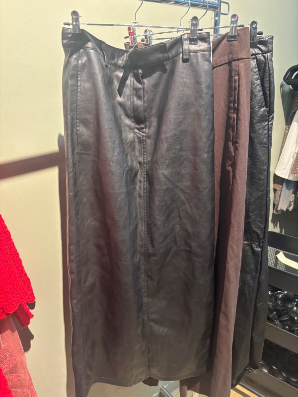 Gina pleðupils sv H