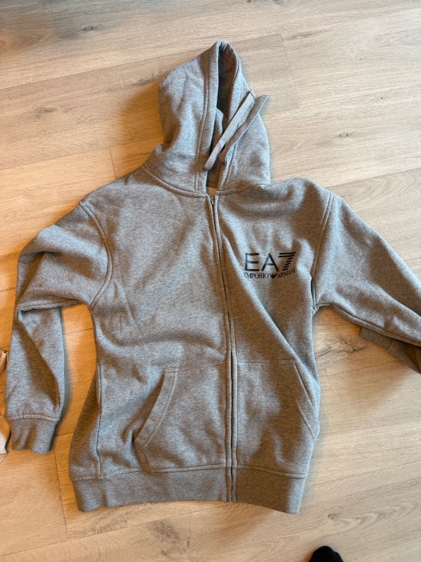 Fake armani grá hettupeysa