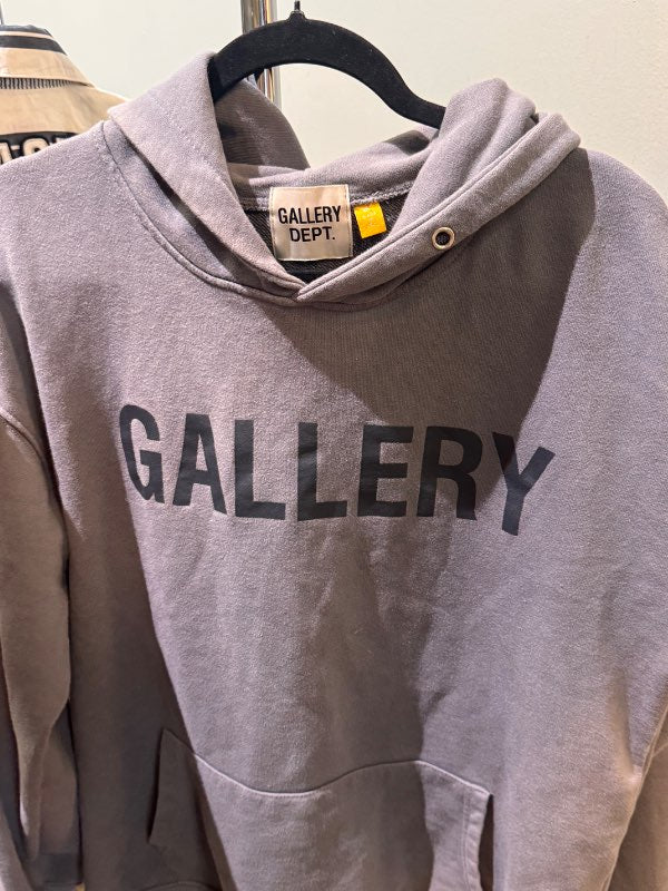 Galleri dept peysa