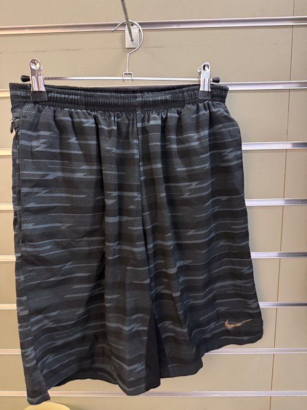 Nike stuttbuxur