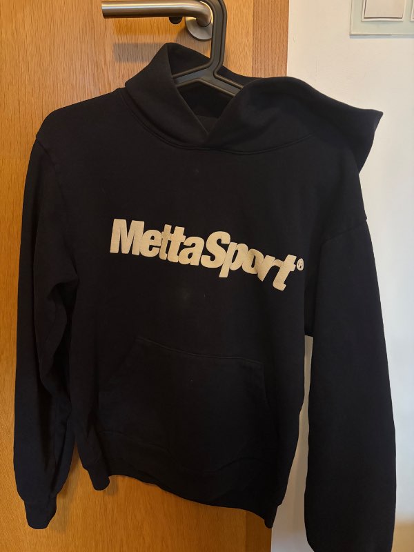 Metta sport hettupeysa
