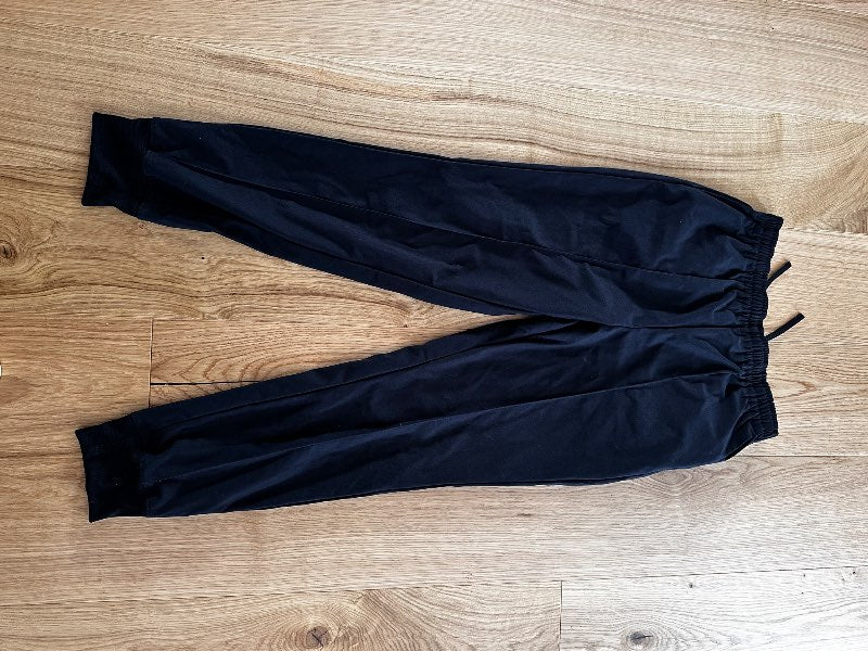 Buxur svartar