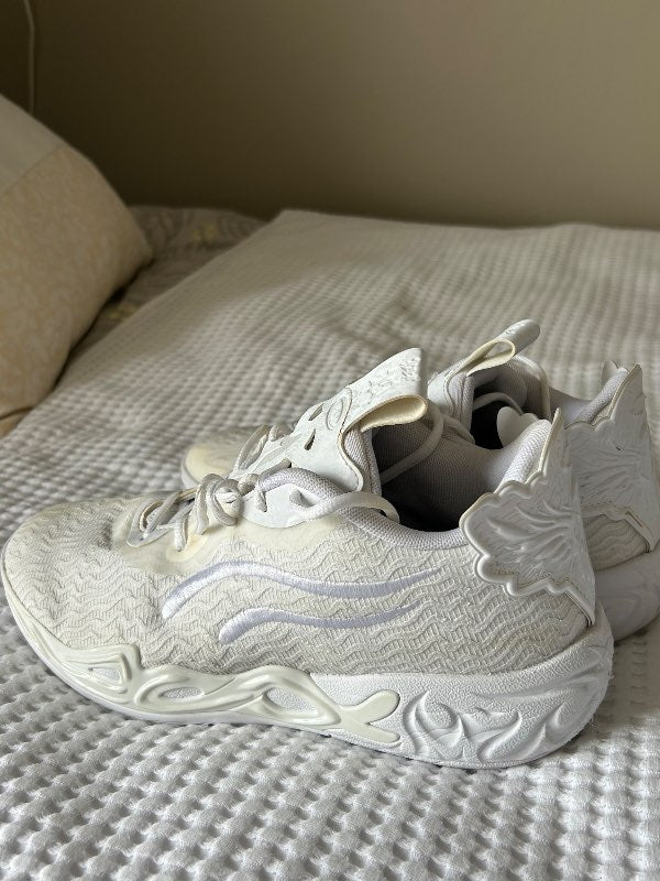 Puma MB.04 Lo Ice White körfuboltaskór