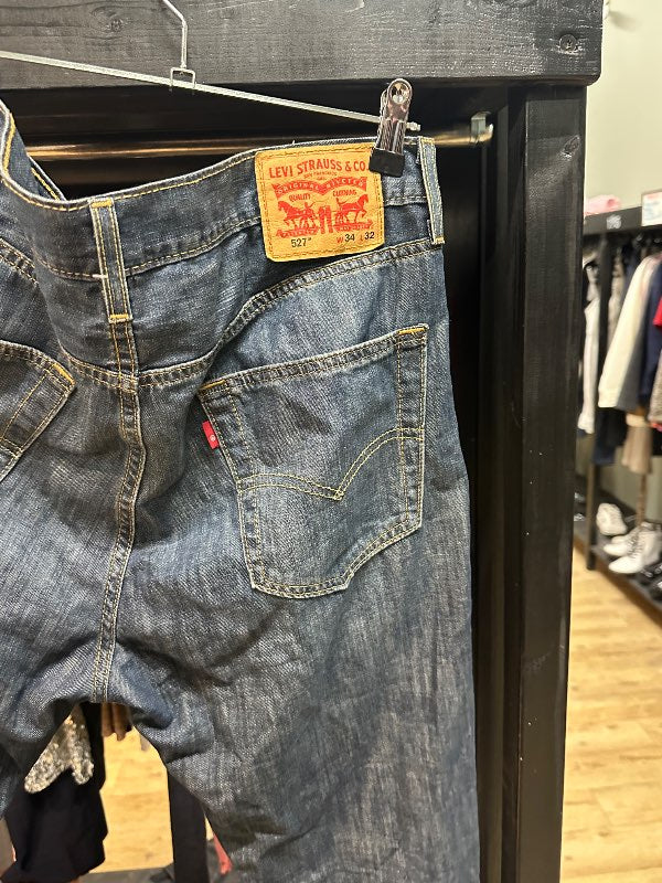 Dökkbláar Levis buxur 527 W34L32
