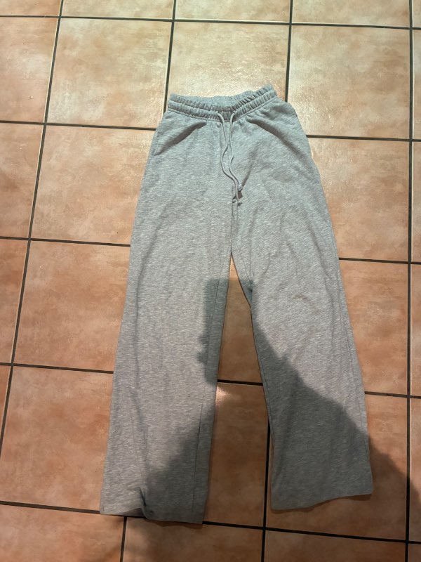 Gráar joggingbuxur